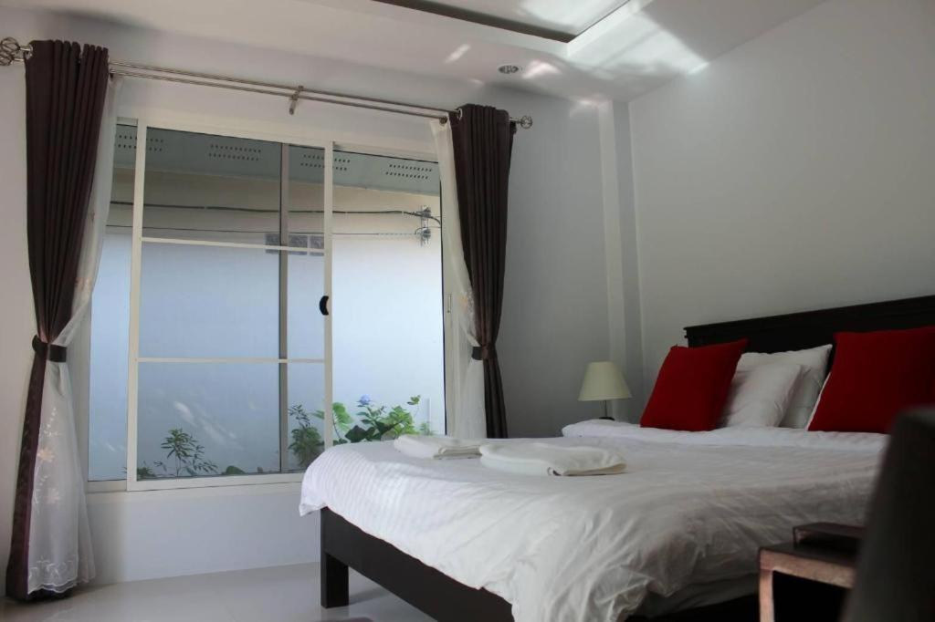 Rommai Rimnaam Resort Ranong Eksteriør billede